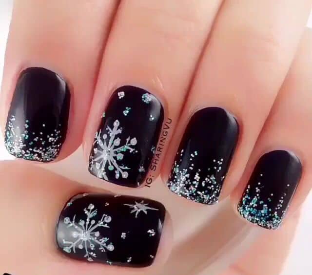 Snowflake Design on Nails