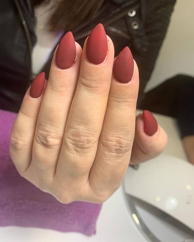 short matte stiletto nails