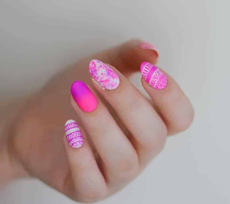 30 Stunning Round Nail Design Ideas