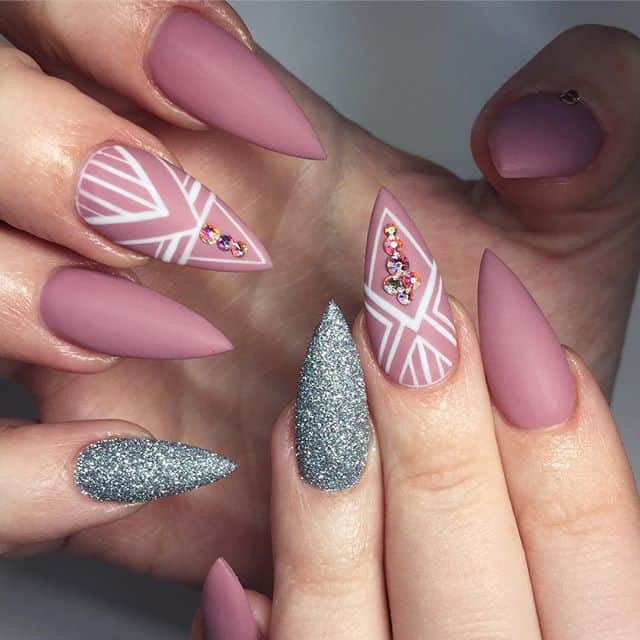 Glitters in stiletto nail design