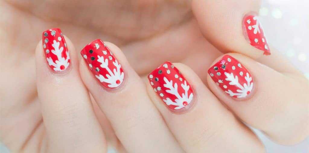 31 Snowflake Nail Designs That Don't Go out of Style – NailDesignCode