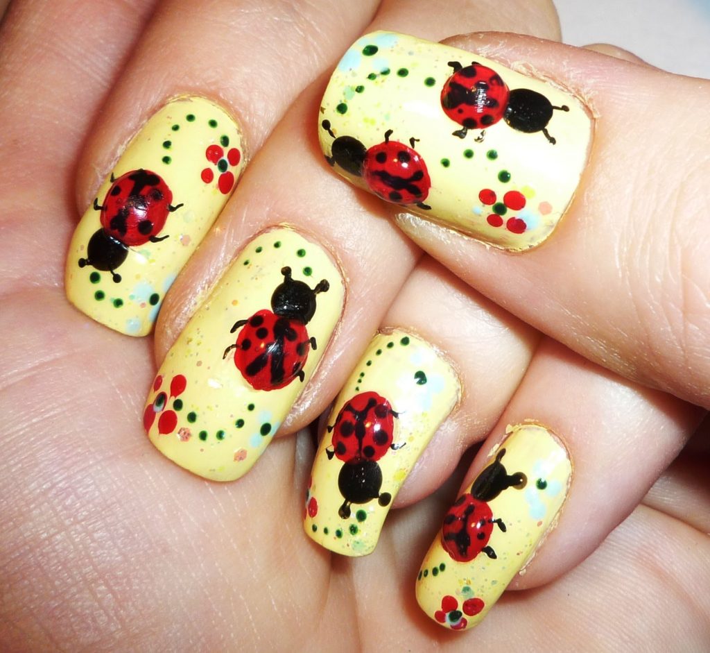 23 Creative Ladybug Nail Ideas for You (2024) NailDesignCode