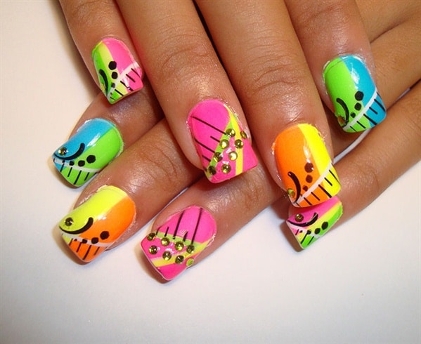 Colorful Nail Art With Airbrush