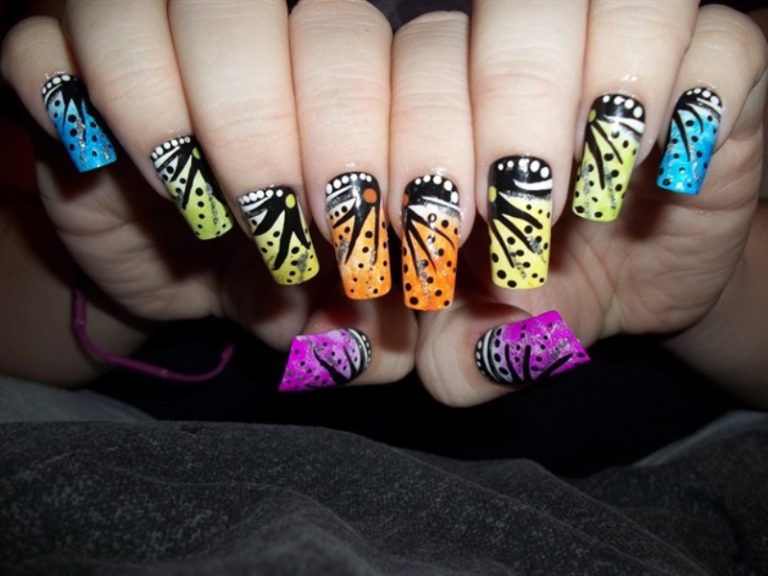 30+ Artistic Abstract Nail Arts That’ll Exceed Reality