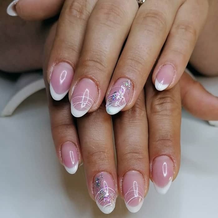 short almond acrylic nails with french tip 