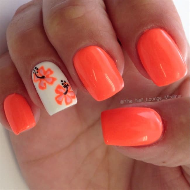 floral accent nail ideas