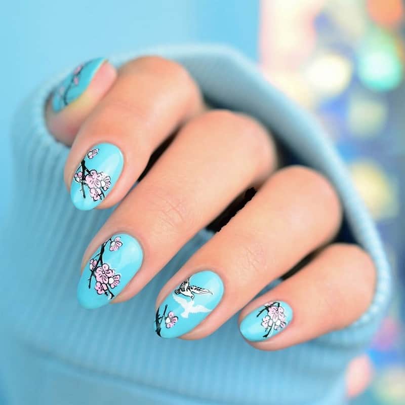  nail art bleu fleur de cerisier 