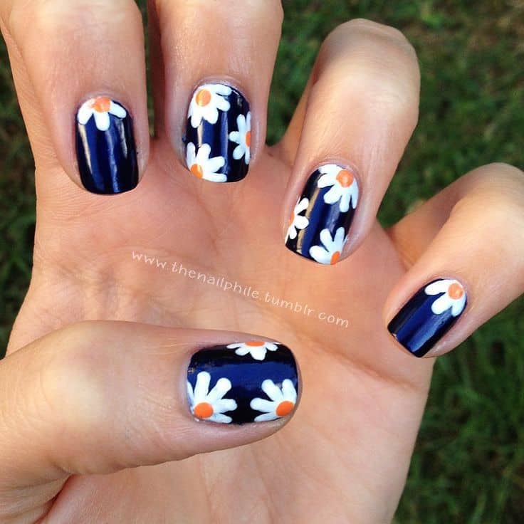 Navy Blue Daisy Nail Art