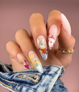 Alice In Wonderland Nail Art: 12 Design To Indulge in Fantasy