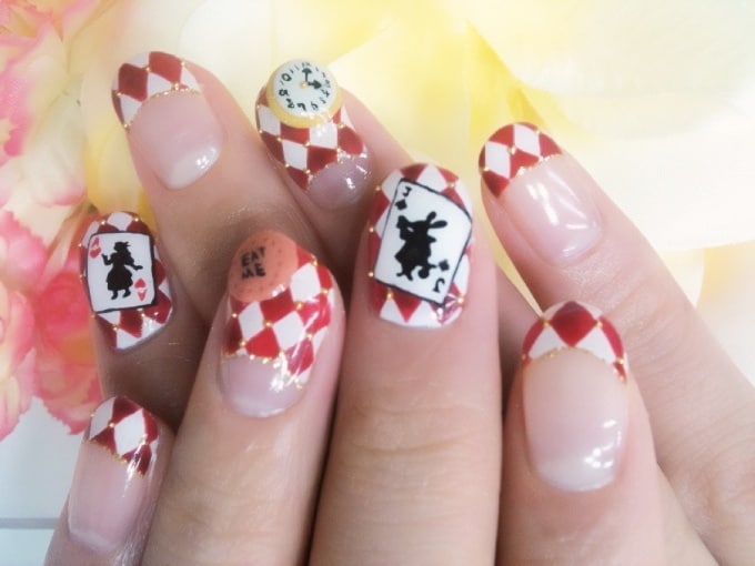 alice in wonderland nails