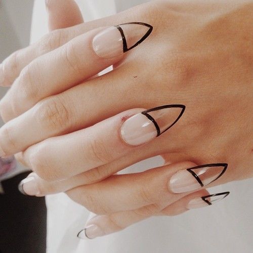 33 Clear Nail Designs to Get A Simple Yet Gorgeous Look (2021 Guide)