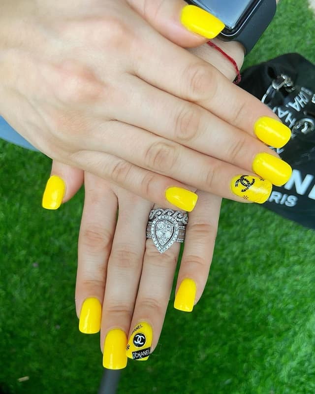 chanel yellow nail polish