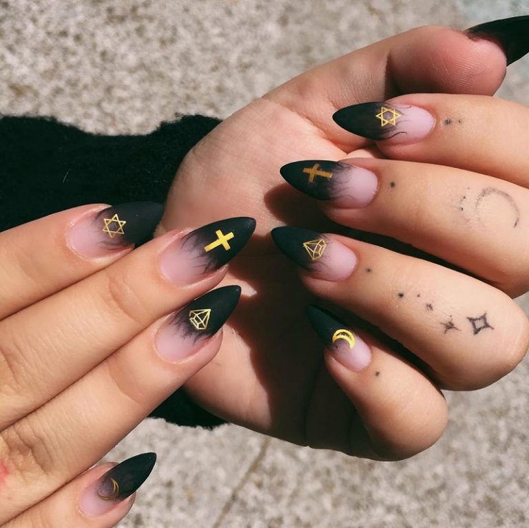 Top Emo Gothic Nails To Try Naildesigncode