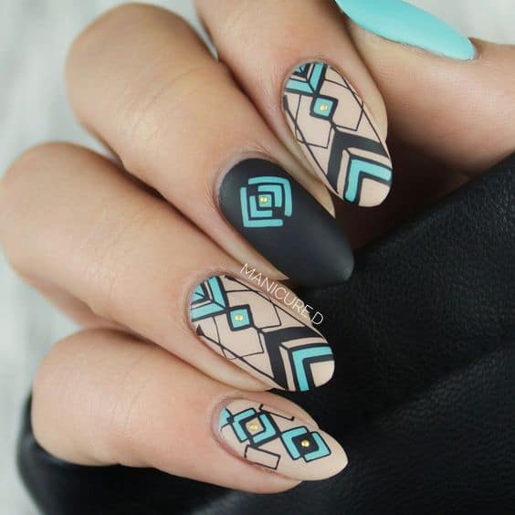 Patterned Geometric Nail Art 