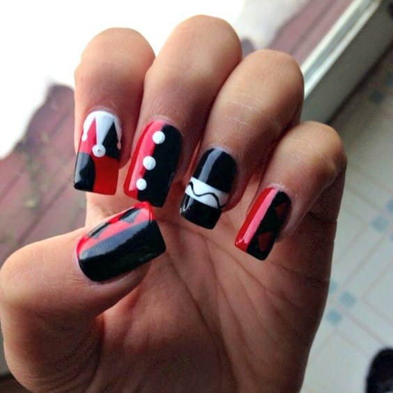 21 Freaky Harley Quinn Nail Art to Go Crazy – NailDesignCode