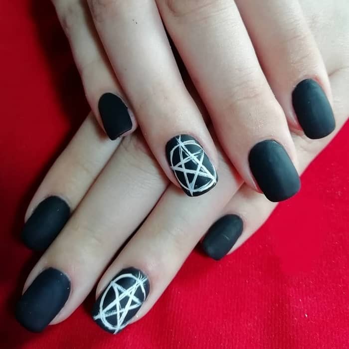 goth acrylic nails