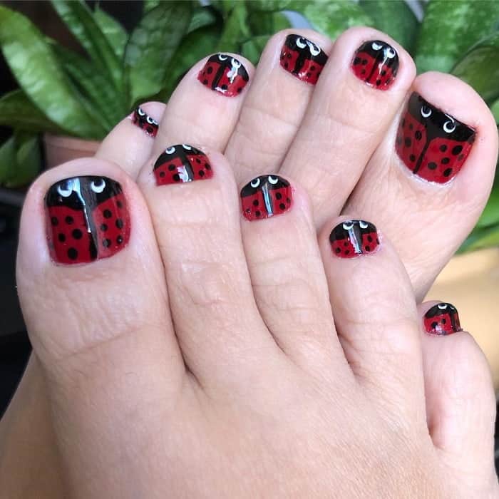 Ladybug Toe Nail Art