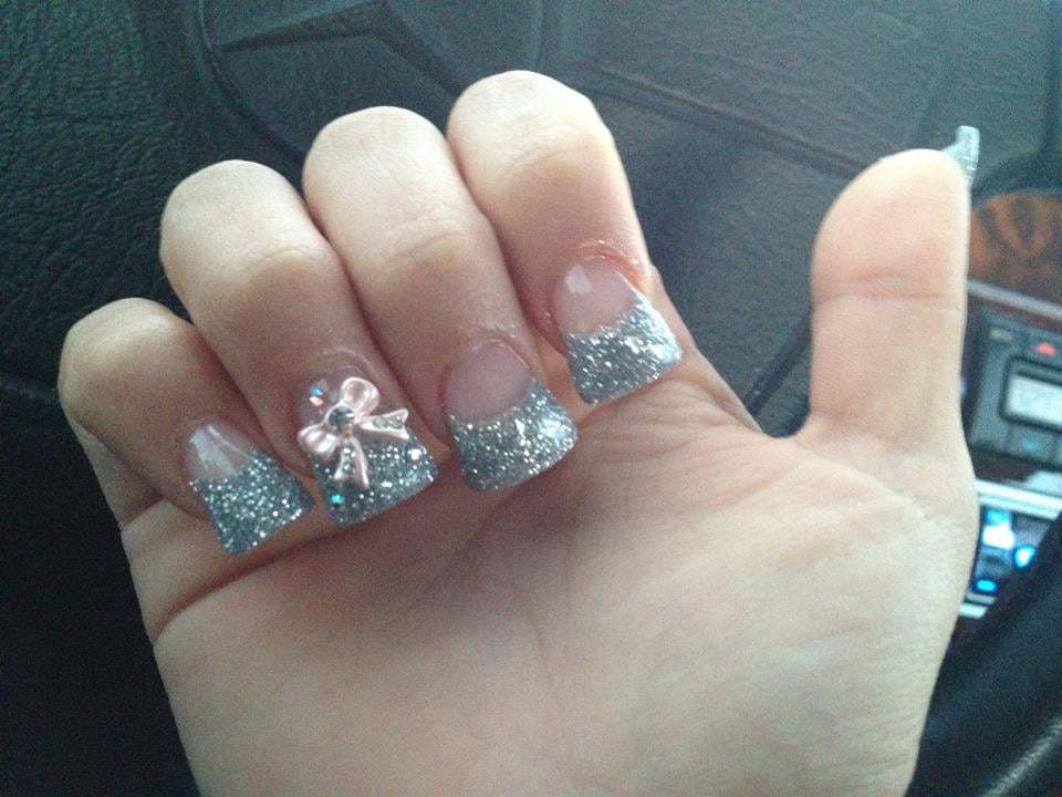 Duckbill Nail With Bow