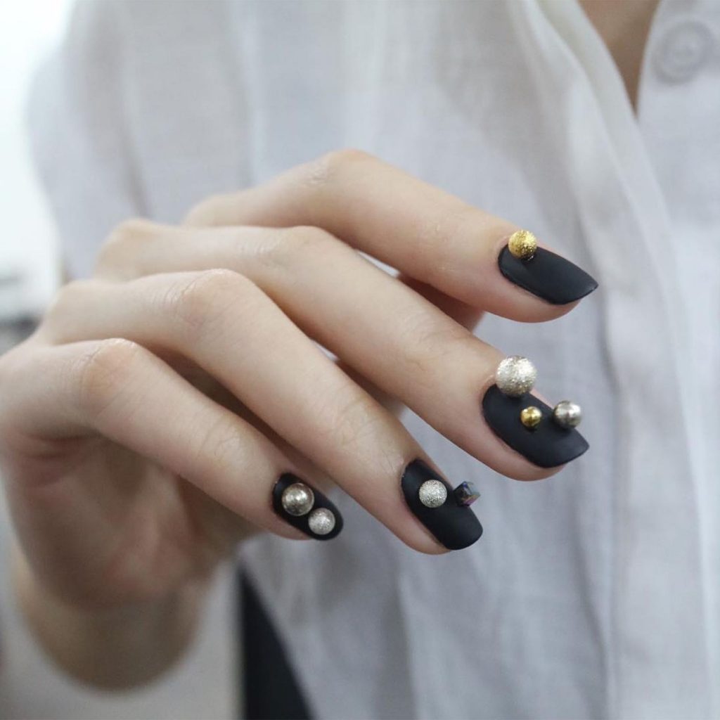 black matte korean nail idea