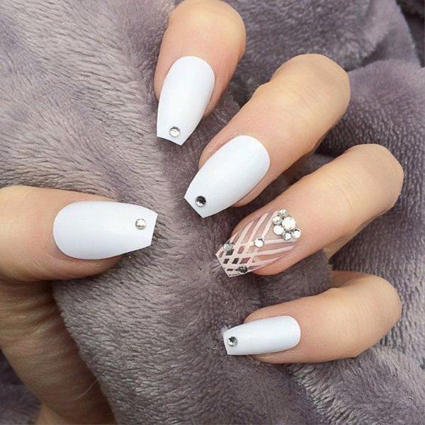 30 Graceful White Coffin Nails That Are Totally Edgy