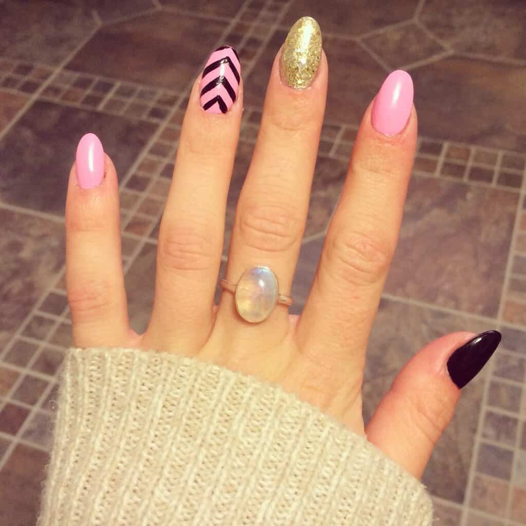 oval shaped acrylic nail design