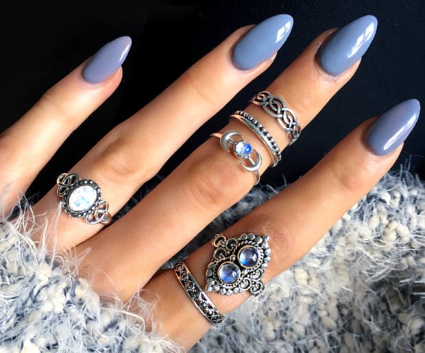 oval acrylic nails