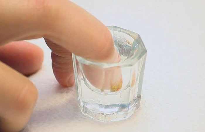 Take off Fake nails with Acetone/Remover