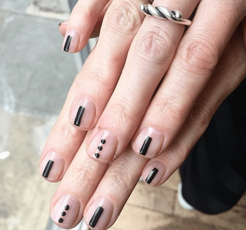 15 Magical Minimalist Nail Art To Design More With Less