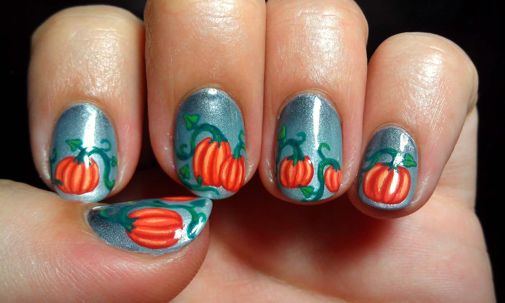 9. Pumpkin Nail Art for Halloween - wide 8