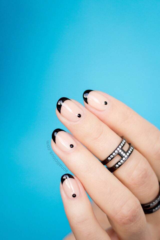 15 Minimalist Nail Art To Design More With Less