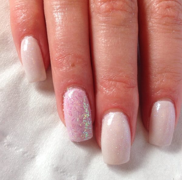 White Shellac Nail Ideas for a Clean, Glossy Finish
