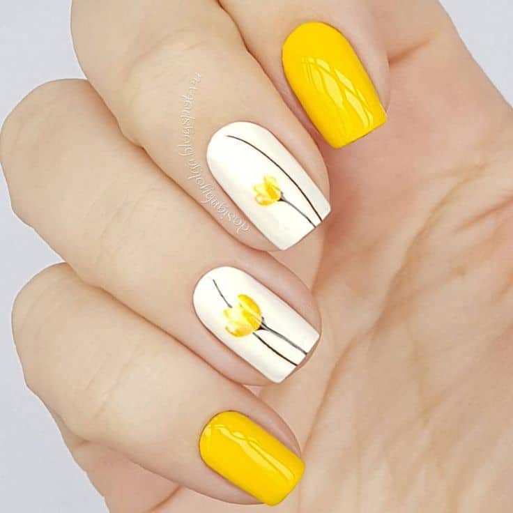 52 Bright Yellow Nail Designs for the Playful Hearts