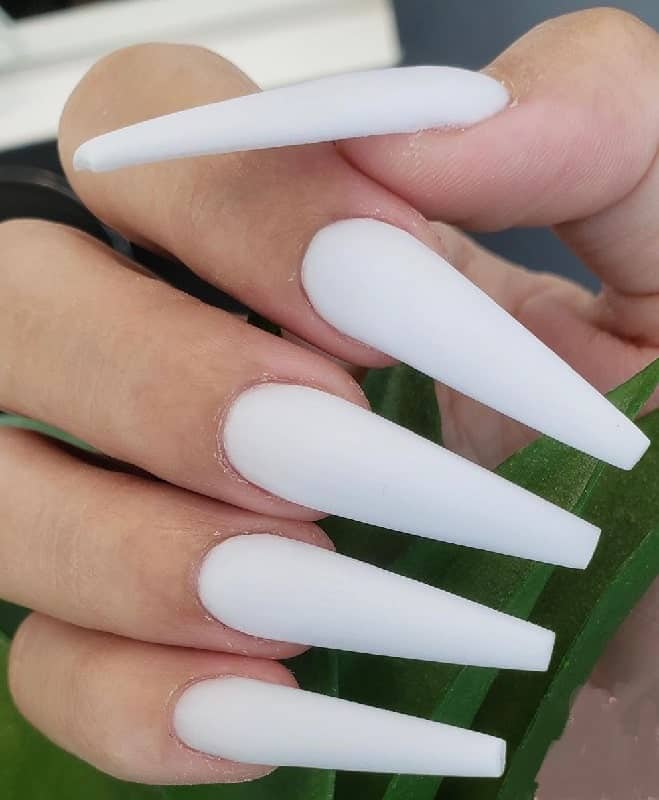 30 Graceful White Coffin Nails That Are Totally Edgy