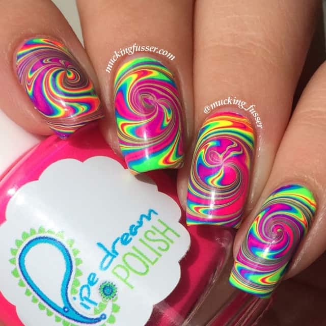 Swirl toothpick nail art