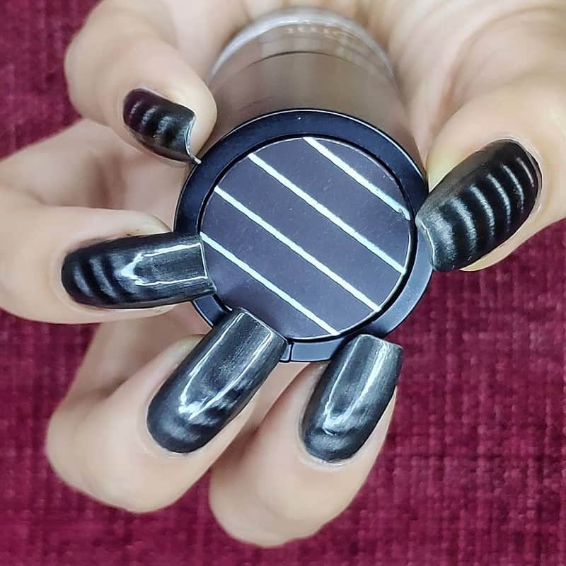 cat eye black nails