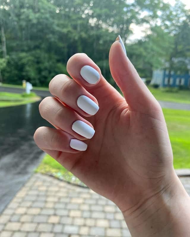 4-matte-white-shellac-nails.jpg