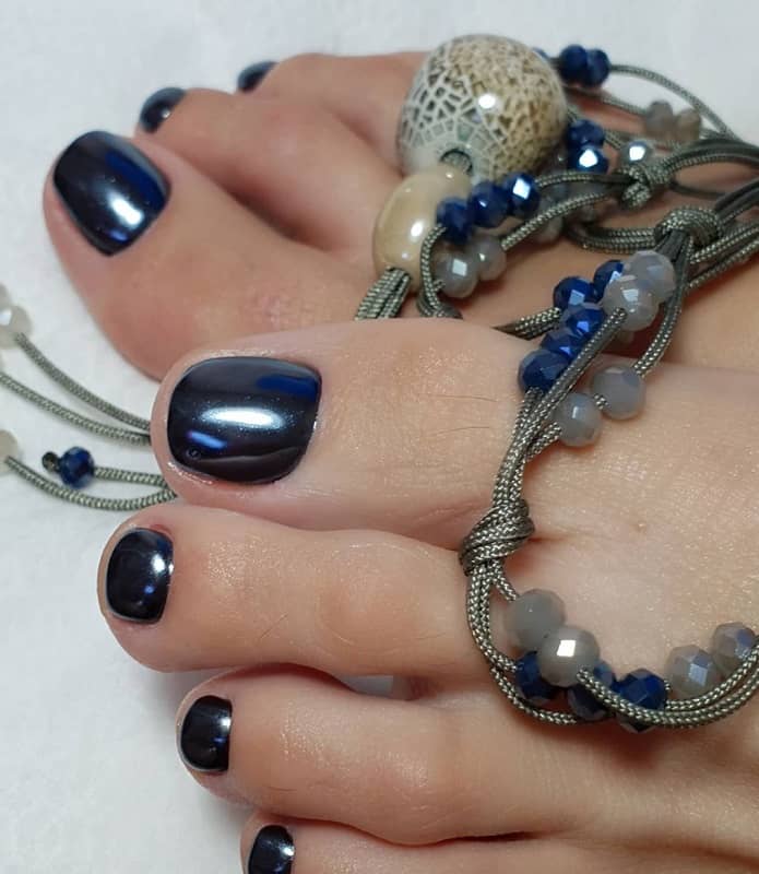 mirror toe nails