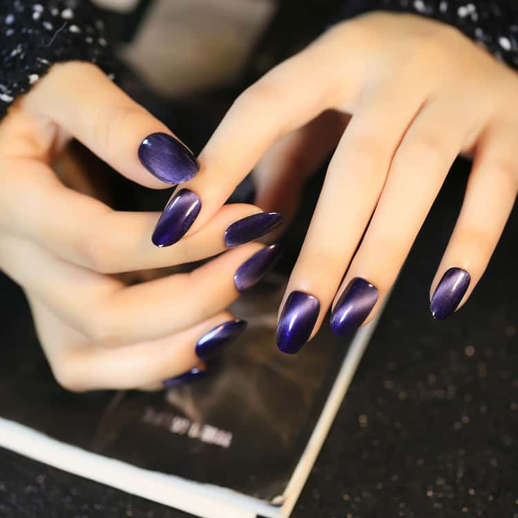 Cat eye nail design