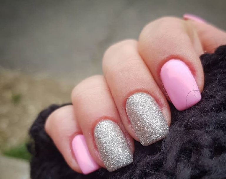 35 Baby Pink Nails That You Can Wear in 2024