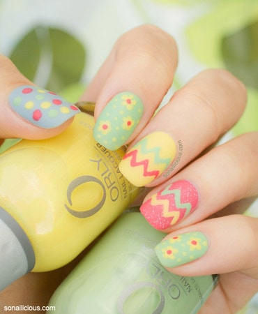 Summer pastel nails of pink and yellow colors