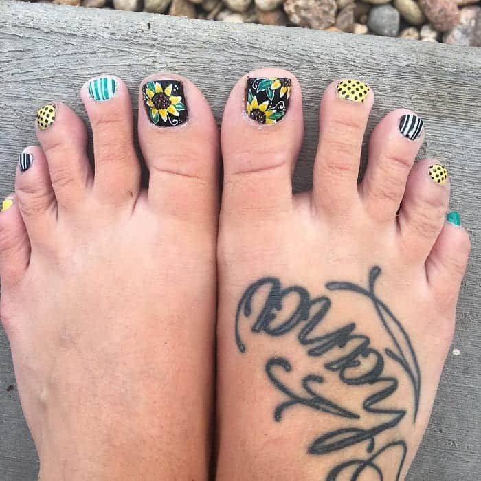 sunflower toe nail art