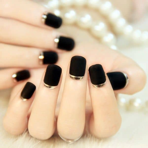 black and gold short acrylic nails