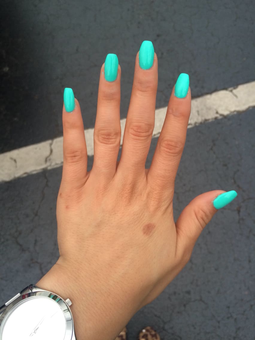 6 Best Nail Shapes for Chubby Fingers to Flatter The Fatties