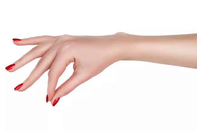 6 Best Nail Shapes for Chubby Fingers to Flatter The Fatties