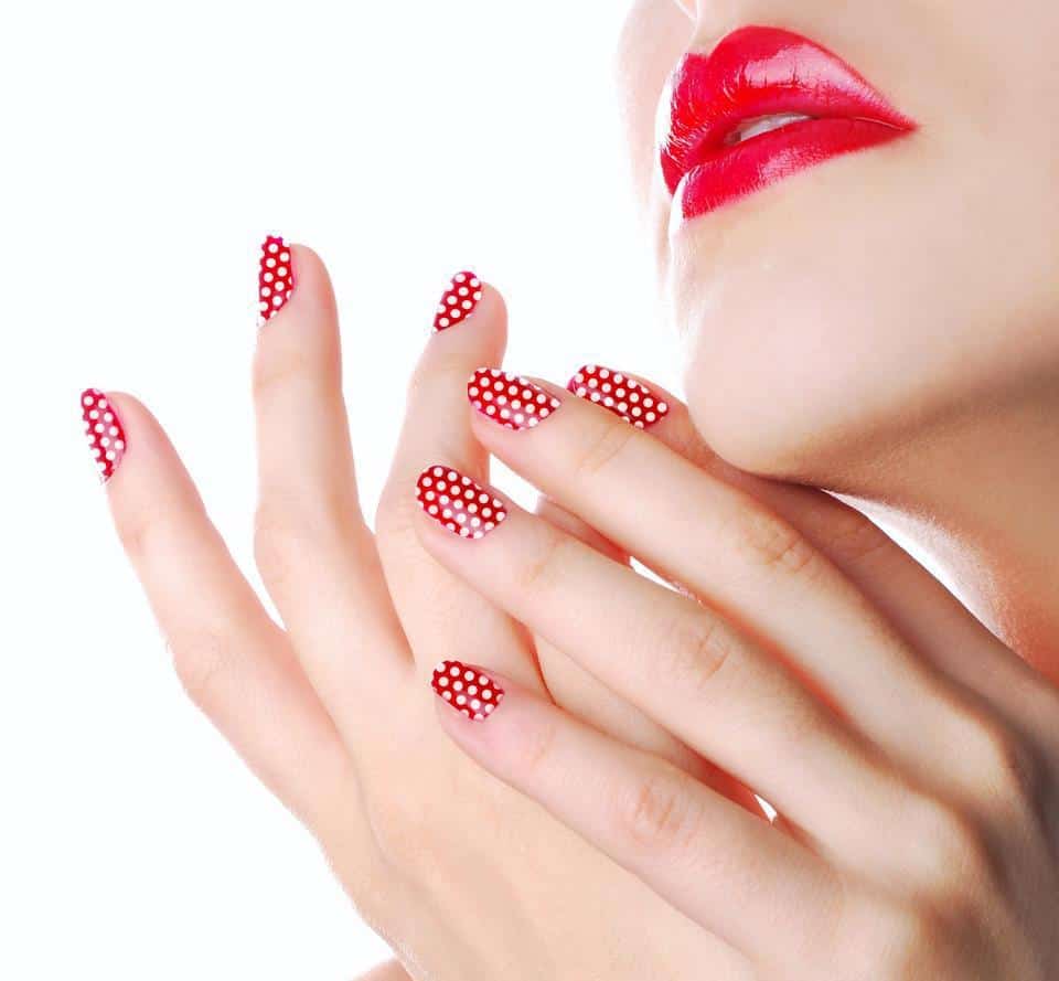 polka dots short acrylic nails