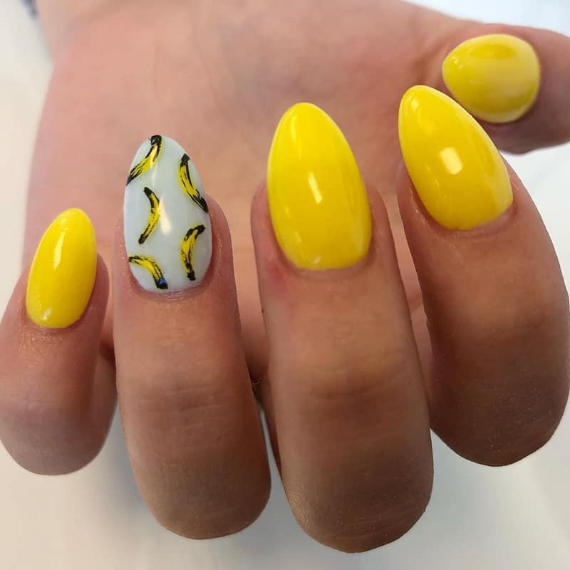 banana nail design