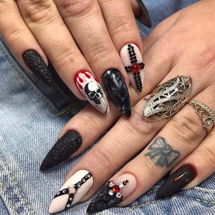 halloween skull nail design