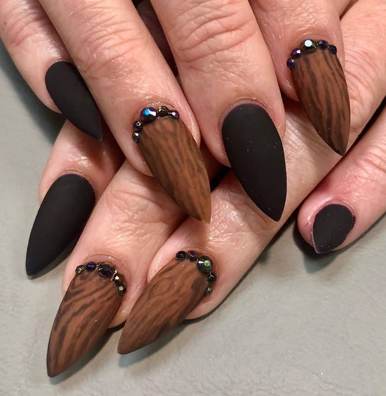 new year stiletto nails