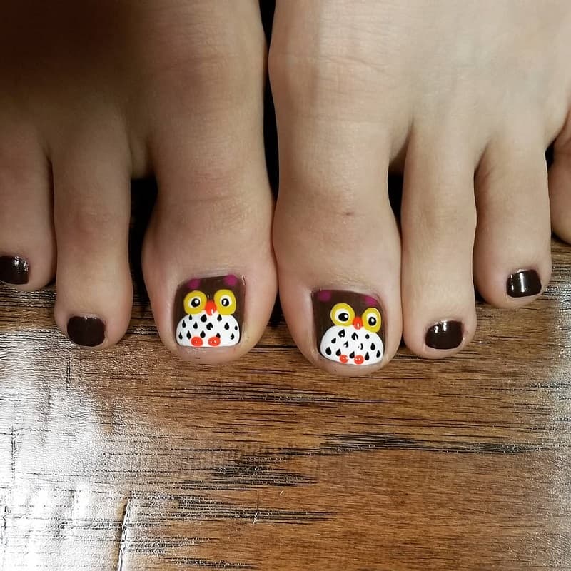 owl toe nail design