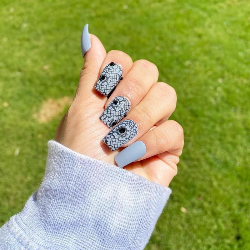 lace acrylic nails